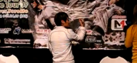 Gary Chaw autograph session @ Market Village (Toronto) 2009
